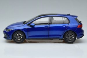 VW Volkswagen Golf 8 R Line Blue FAW 1/18