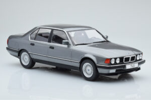 MCG18161 BMW 740i E32 Silver MCG 1/18